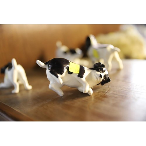 451 - Small Beswick dogs