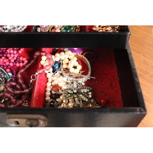 456 - Jewellery box & contents