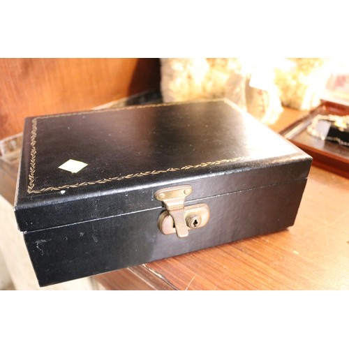 456 - Jewellery box & contents