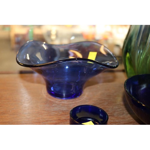 474 - Blue glass items, incl murano graduated colour tulip shaped vase