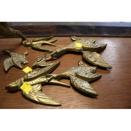 480 - Various brass ware ornaments & flying ducks