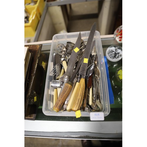 515 - Box of cutlery