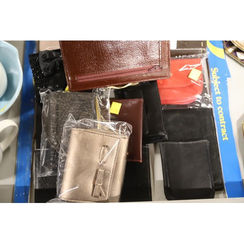 525 - New leather purses & wallets, etc