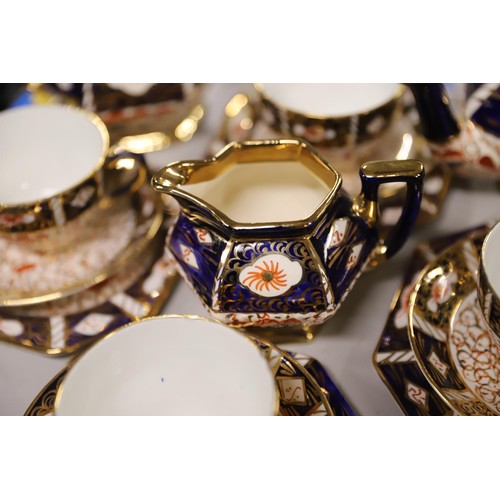 526 - Imari pattern tea set