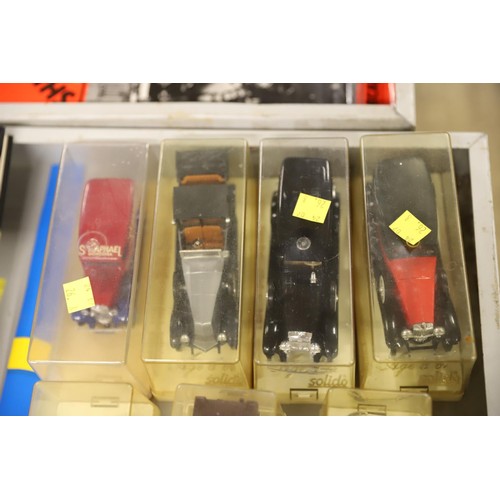 530 - 7 solido cased vintage diecast cars