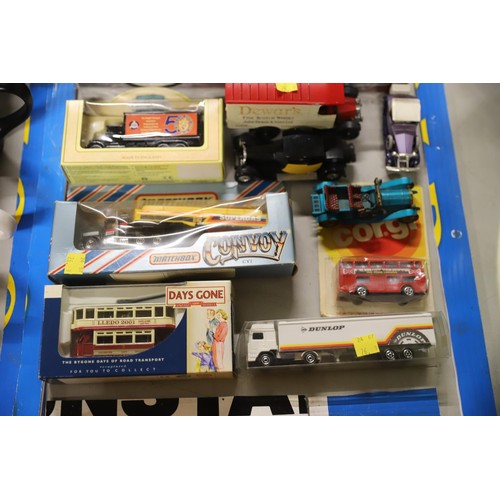 538 - Collection of boxed good diecast Corgi vehicles & Bryant & May collectors set, plus sets