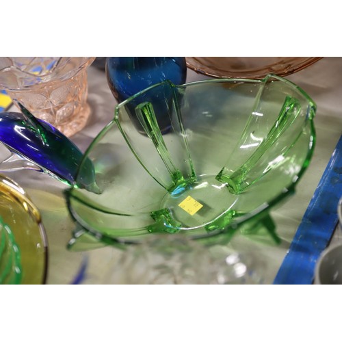 542 - Collectable coloured glass ware