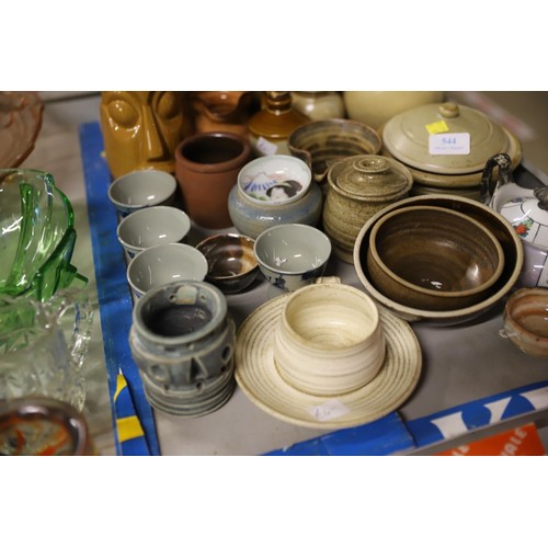 544 - Collection of pottery ware