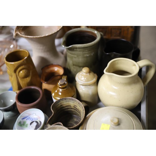 544 - Collection of pottery ware