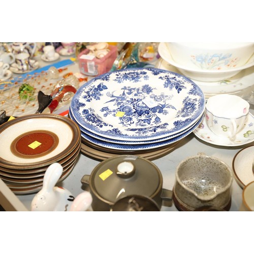 549 - Qty Wedgwood, Maons, Denby china/collectables, incl fortune telling cup & saucer, various plates, bo... 