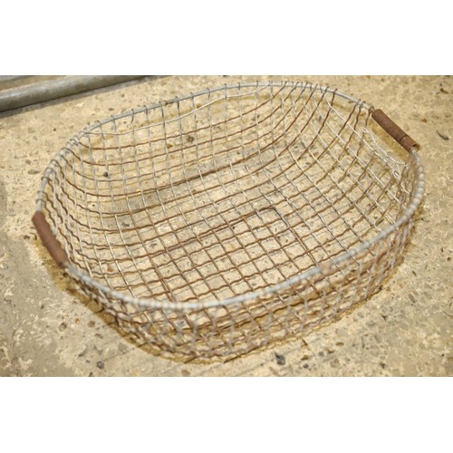 550 - Vintage wire basket, platters