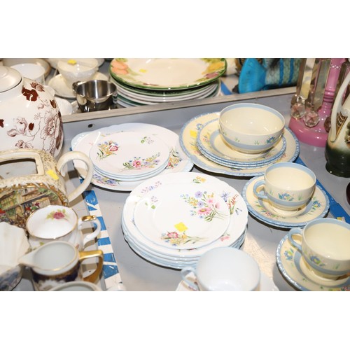 555 - Qty of Shelley Hanley part tea sets