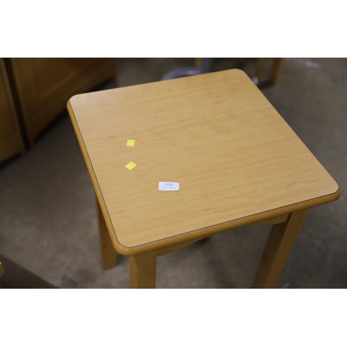 575 - Small table (beech)