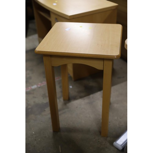 575 - Small table (beech)