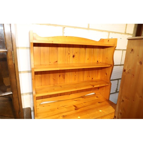 632 - pine dresser