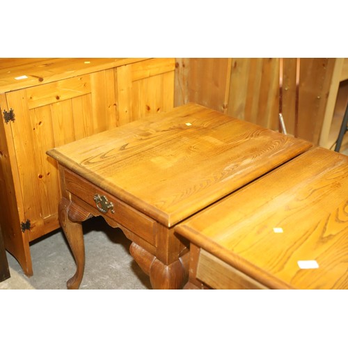 633 - Pair of tables with single drawer