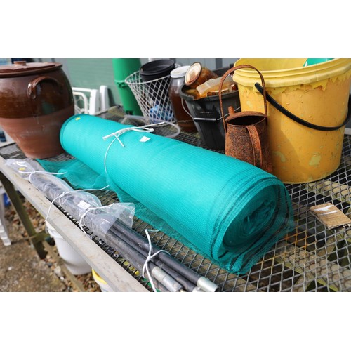 6 - Roll netting