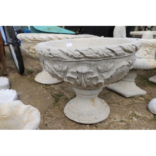 53 - 2 x acanthus urns