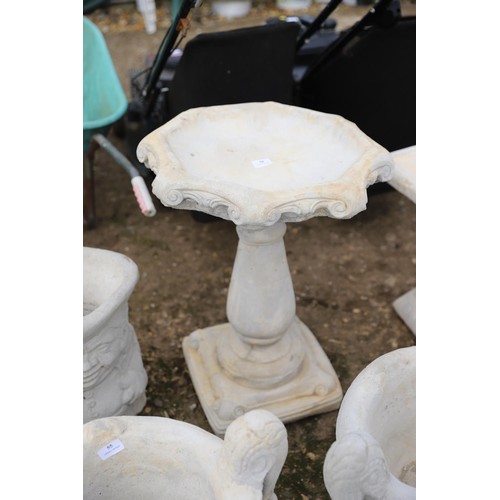 58 - Baluster bird bath