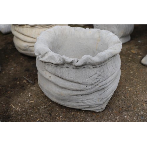 60 - 2 x large sack planters