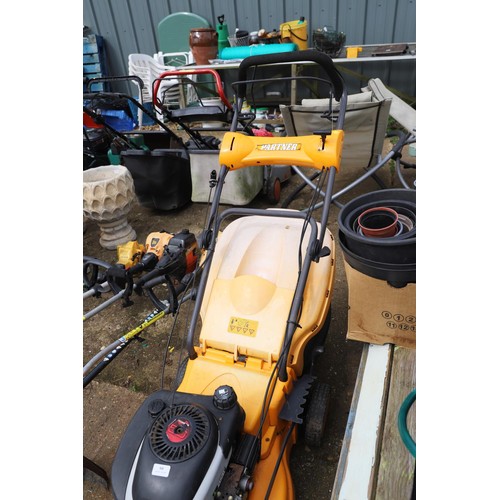 66 - Partners self propelled lawnmower