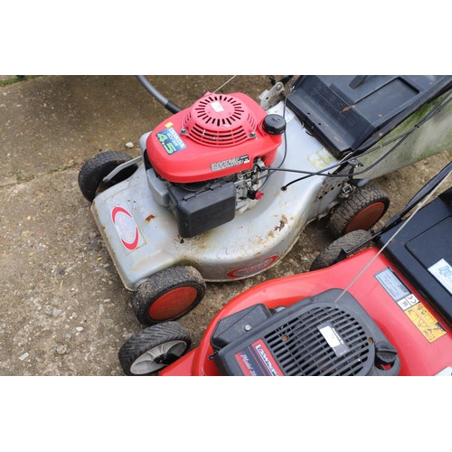 72 - Honda self propelled lawnmower, working