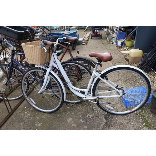 80 - White Raleigh ladies bike with basket