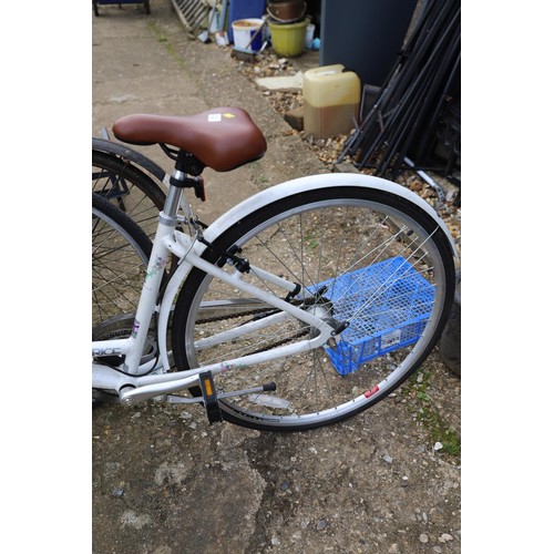 80 - White Raleigh ladies bike with basket