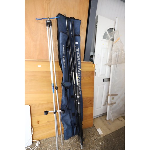 119 - 2 x fishing rods & rest & bag