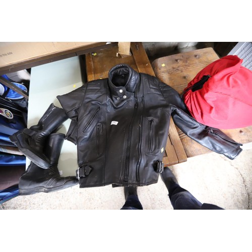 201 - 2 x motorcycle jackets & 1 x trousers