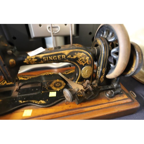 263 - Old Singer sewing machine