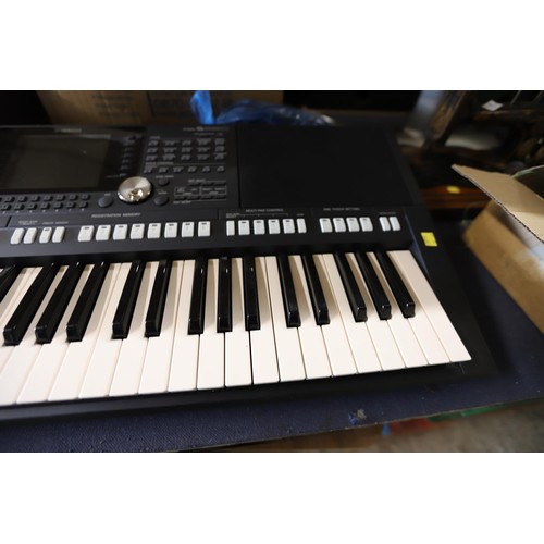 264 - Yamaha PSR-S950 digital keyboard with cables - warranted until 12 noon Tuesday following the above s... 