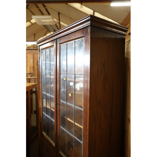 572 - display cabinet - 1 piece of glass a/f