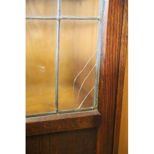 572 - display cabinet - 1 piece of glass a/f