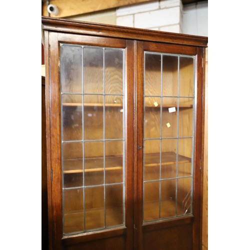 572 - display cabinet - 1 piece of glass a/f