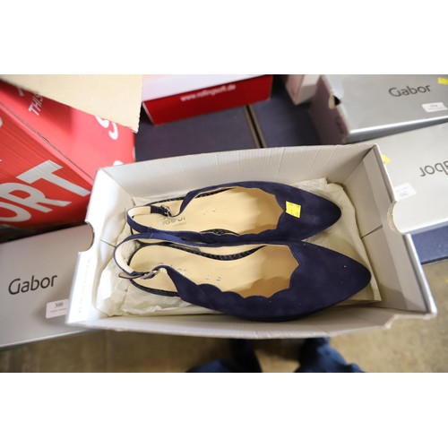 298 - Gabor size 6 navy suede shoes