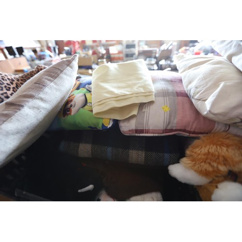 324 - Qty of misc, incl cushions, linen, soft toys, LP’s, books, etc