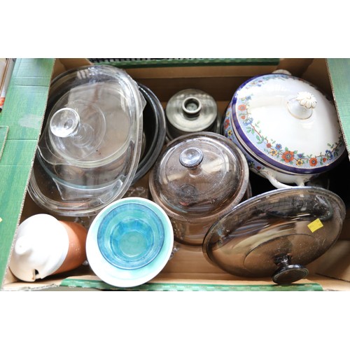 336 - Qty of various crockery, glassware, Pyrex, etc