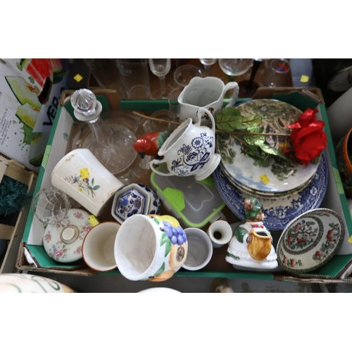 339 - Qty of kitchen ware, various crockery, glass ware, ornamnets, etc