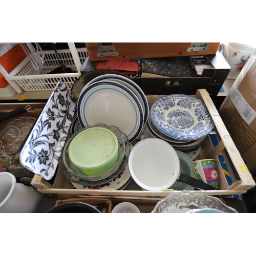 339 - Qty of kitchen ware, various crockery, glass ware, ornamnets, etc