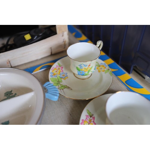 347 - Box of assorted china