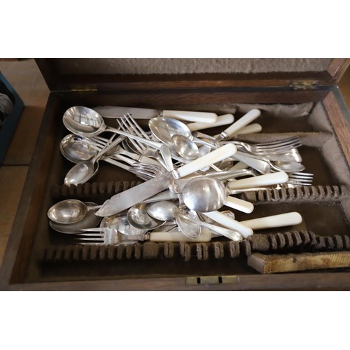 387 - Canteen of mixed cutlery - silver plate & steel