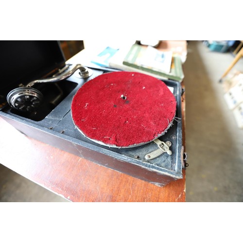 552 - Old Mayfair record player with records