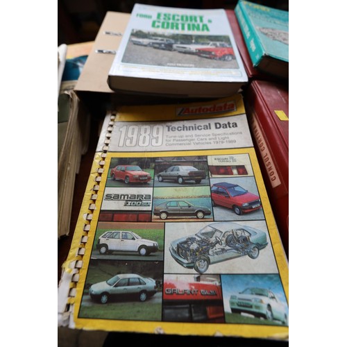 553 - Qty of vintage Ford cortina, consul, escort, transit, technical service data books