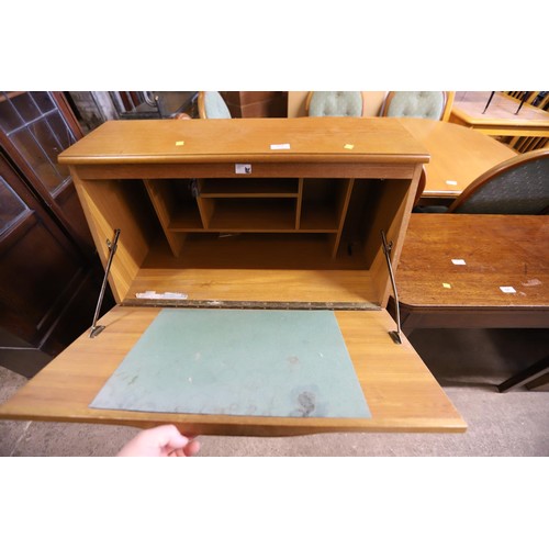 573 - Teak bureau