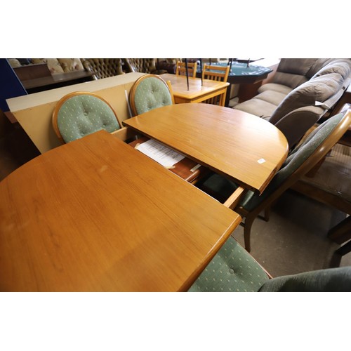 574 - Wallace King extending dining table & 6 chairs