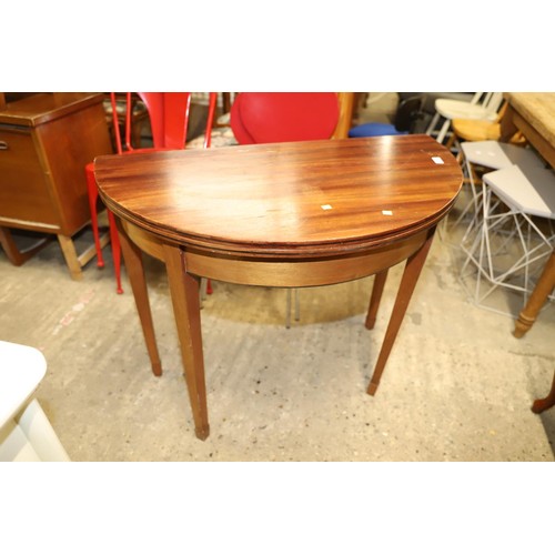 595 - Mahogany tea table