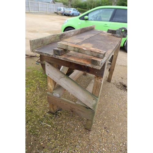 3 - Lareg wooden work bench & vice