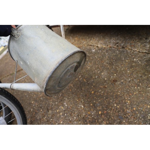 88 - Galvanised watering can & bath