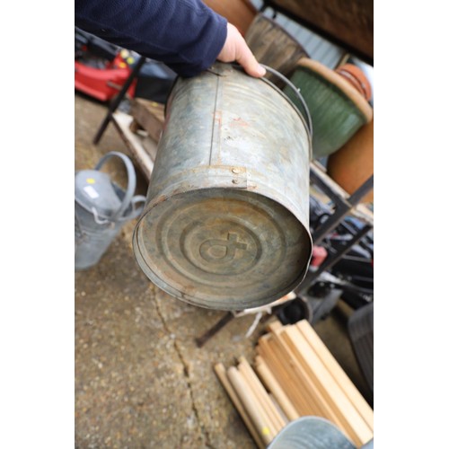 89 - Galvanised watering can & 2 buckets